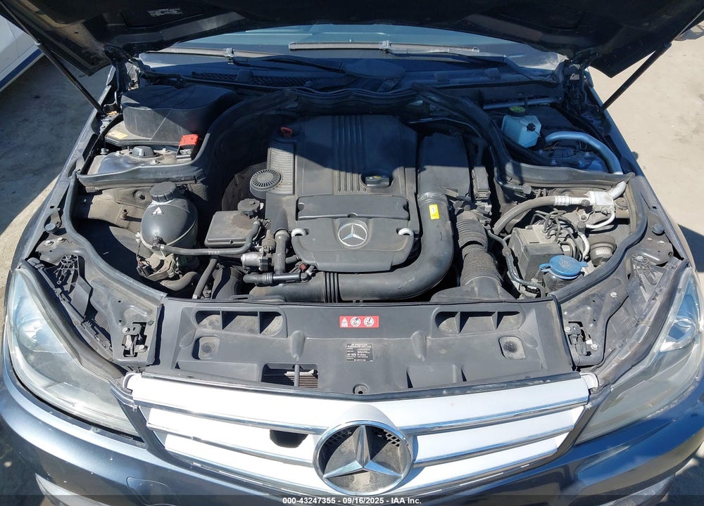 2013 MERCEDES-BENZ C CLASS VIN: WDDGF4HB7DR255973