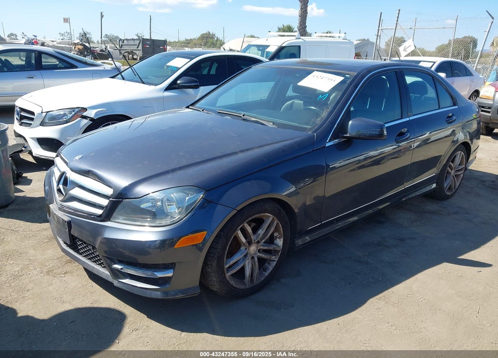 2013 MERCEDES-BENZ C CLASS VIN: WDDGF4HB7DR255973