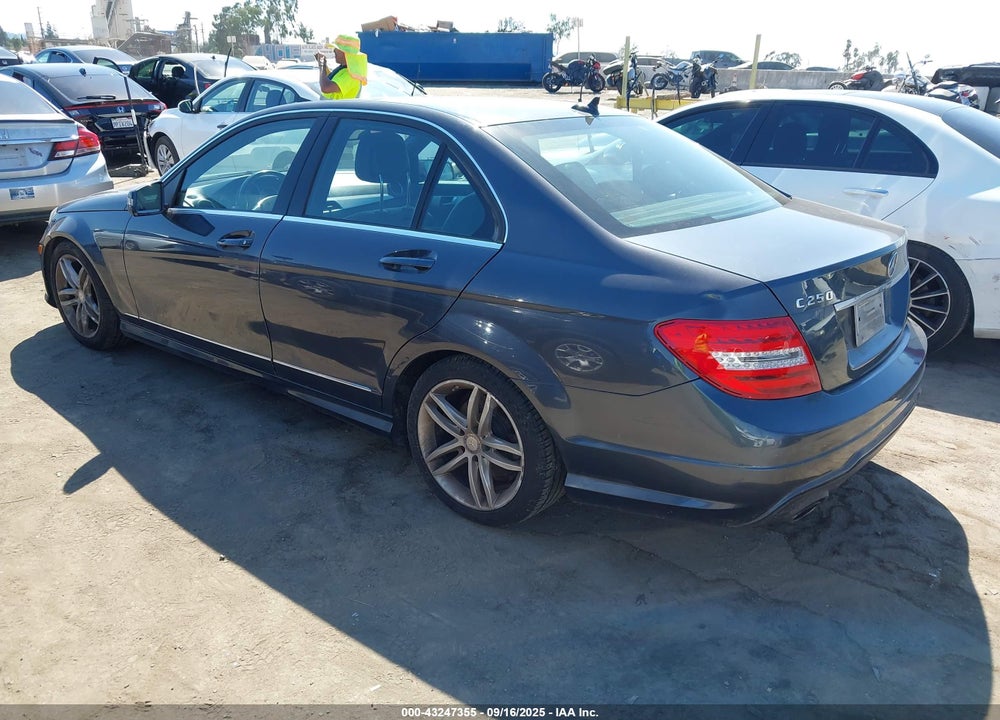 2013 MERCEDES-BENZ C CLASS VIN: WDDGF4HB7DR255973