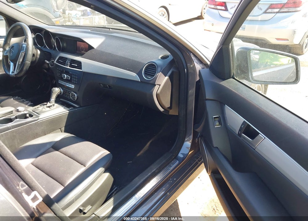 2013 MERCEDES-BENZ C CLASS VIN: WDDGF4HB7DR255973