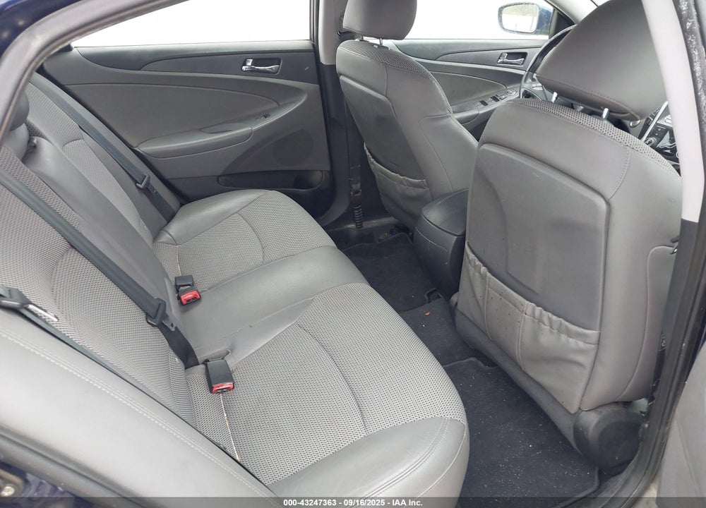 2011 HYUNDAI SONATA VIN: 5NPEC4AC5BH141715