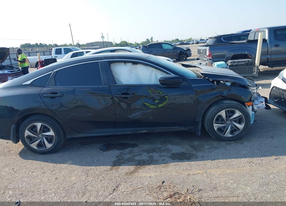 2019 HONDA CIVIC LX VIN: 19XFC2F62KE003646
