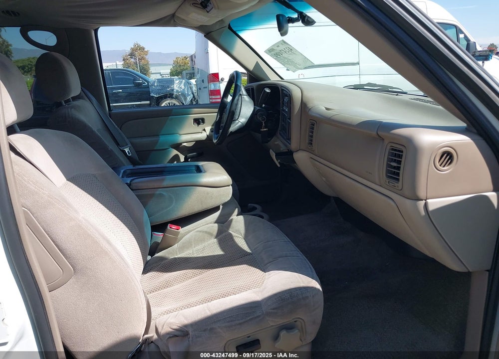 2002 CHEVROLET SUBURBAN 1500 LS VIN: 1GNEC16T72J106650