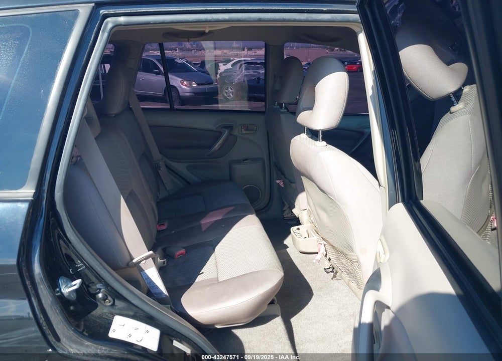 2004 TOYOTA RAV4 VIN: JTEGD20V140004389