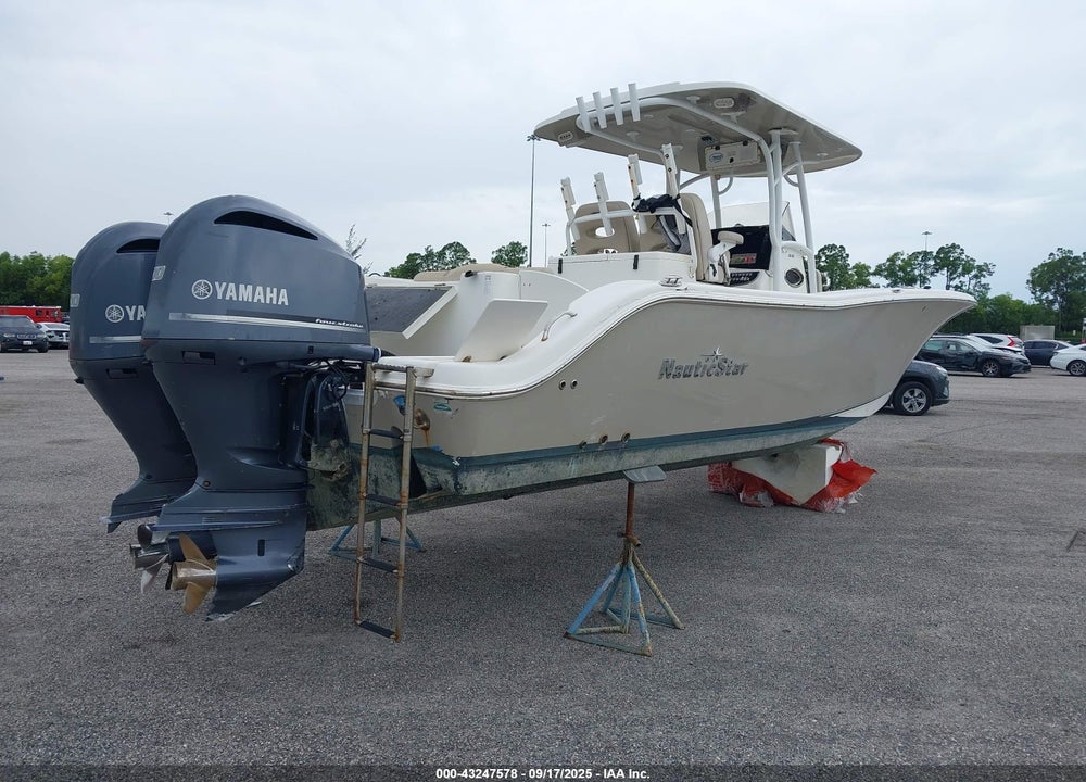 2017 NAUTICSTAR 28 XS VIN: JNT27439F717