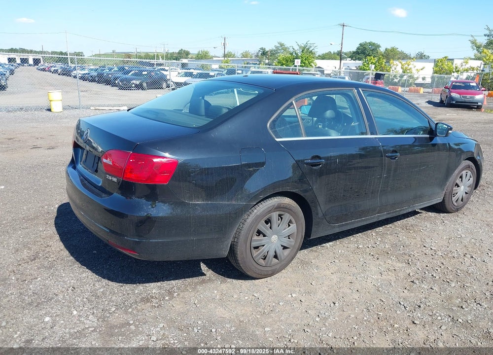 2013 VOLKSWAGEN JETTA VIN: 3VWDP7AJ3DM353040