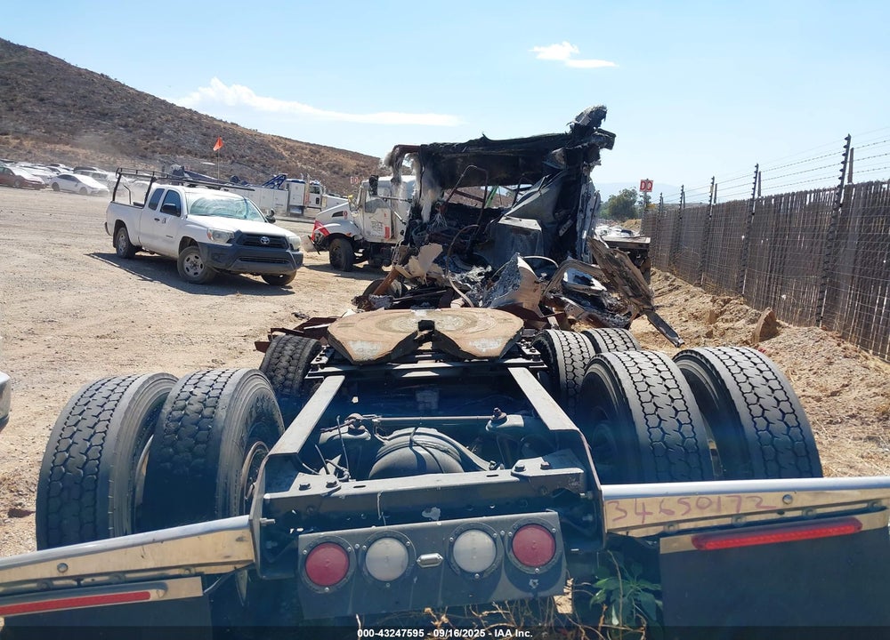 2013 KENWORTH CONSTRUCTION T660 VIN: 1XKAD49X2DJ344742
