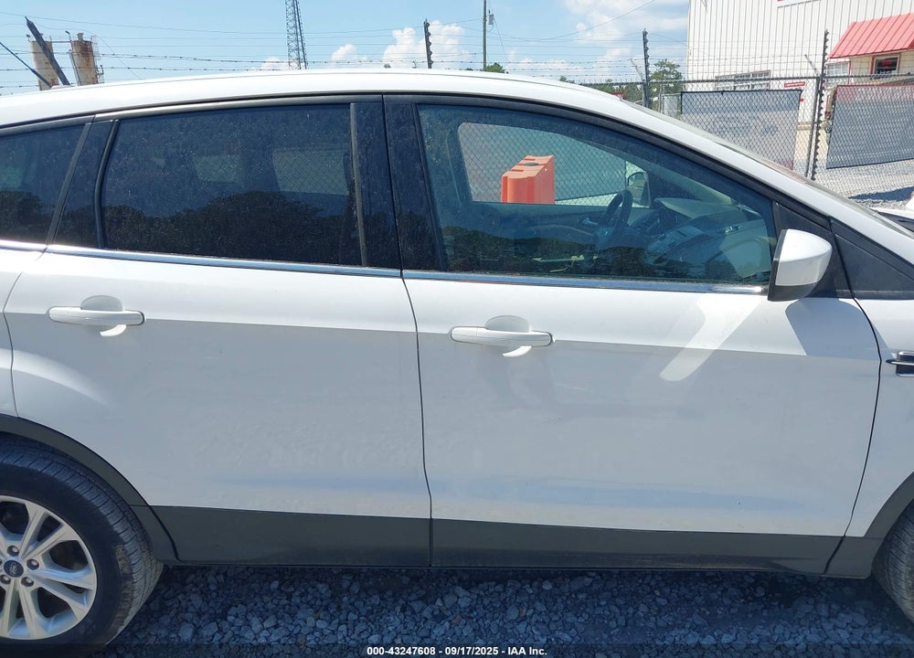 2017 FORD ESCAPE VIN: 1FMCU0GD0HUC18935