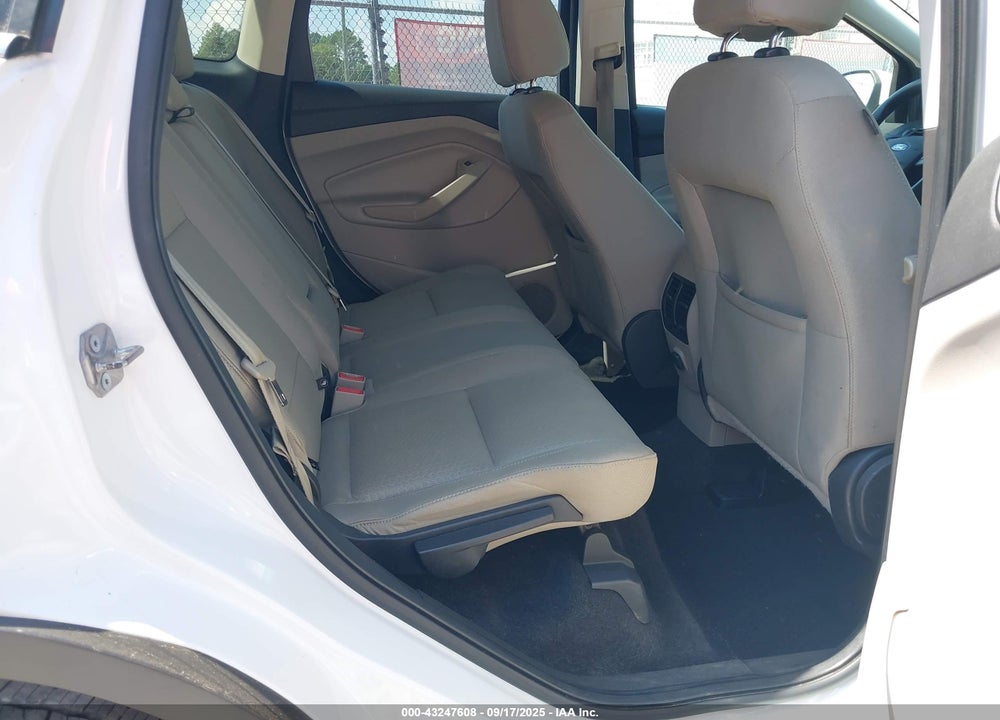 2017 FORD ESCAPE VIN: 1FMCU0GD0HUC18935