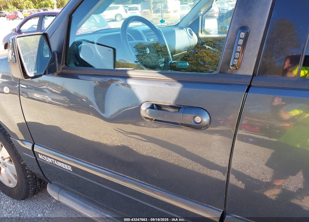 2010 MERCURY MOUNTAINEER VIN: 4M2EN4HE9AUJ06871