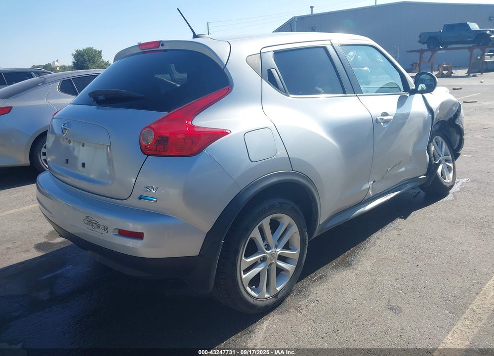 2014 NISSAN JUKE SV VIN: JN8AF5MR5ET352526