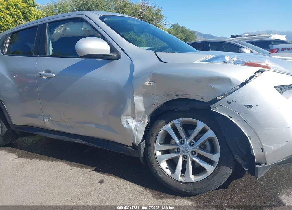2014 NISSAN JUKE SV VIN: JN8AF5MR5ET352526