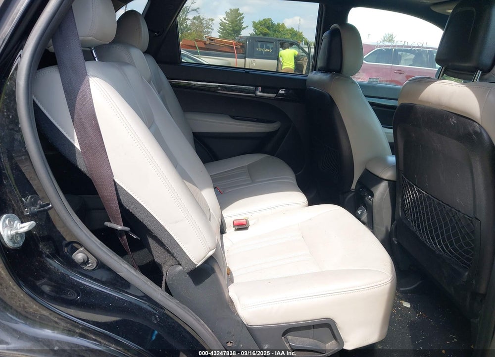2014 KIA SORENTO VIN: 5XYKW4A71EG529467