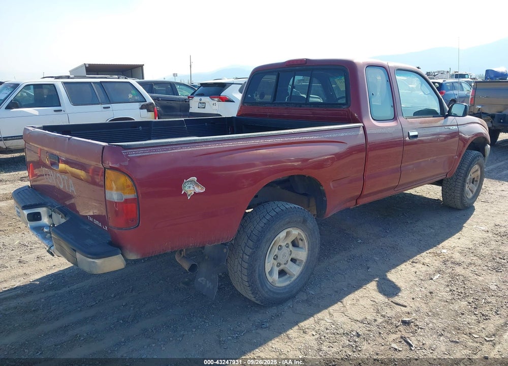 1995 TOYOTA TACOMA XTRACAB VIN: 4TAUN73C8SZ028639