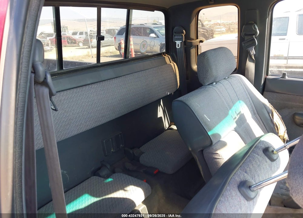 1995 TOYOTA TACOMA XTRACAB VIN: 4TAUN73C8SZ028639