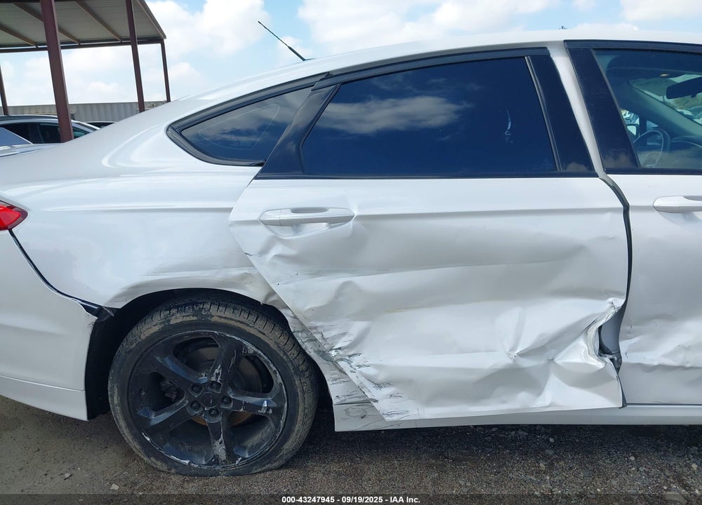 2015 FORD FUSION VIN: 3FA6P0H70FR115381