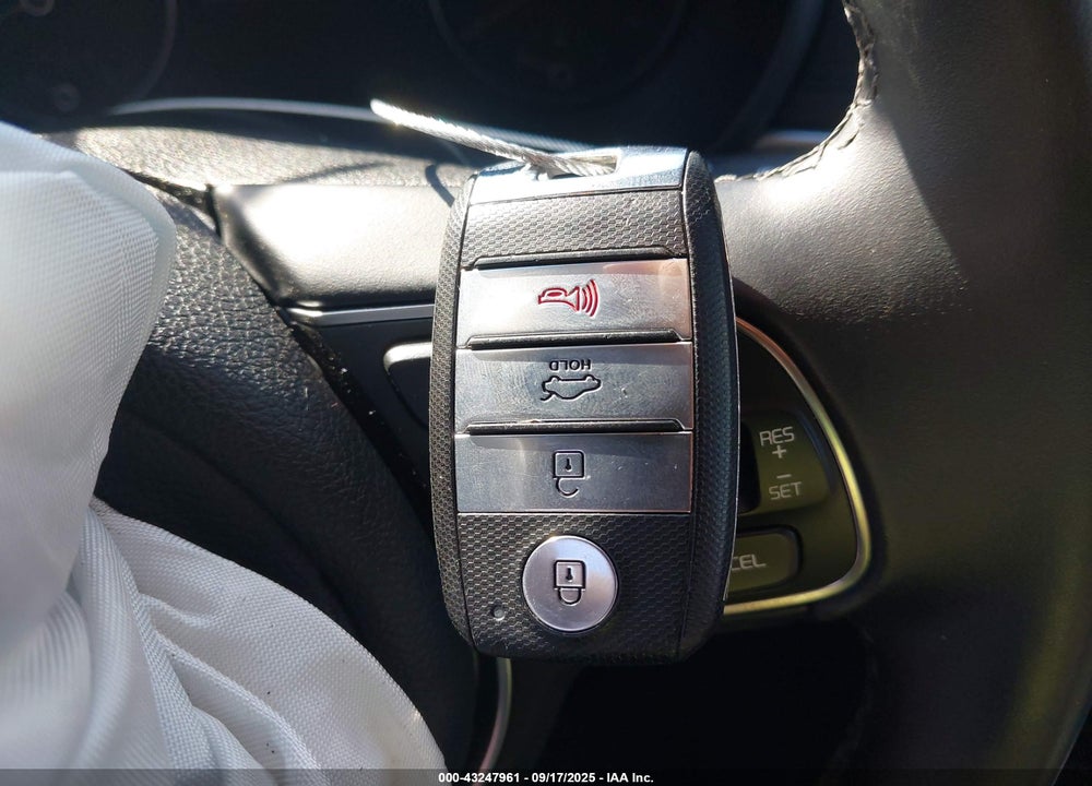 2017 KIA OPTIMA HYBRID EX VIN: KNAGU4LE4H5012116