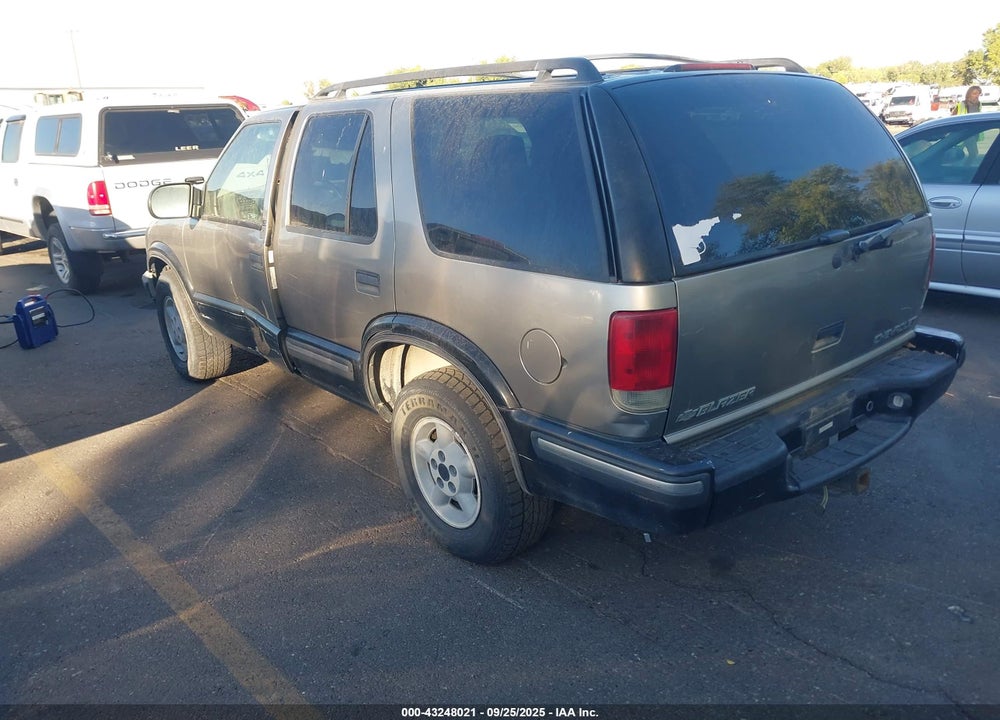 1999 CHEVROLET BLAZER LS VIN: 1GNDT13W1X2129093