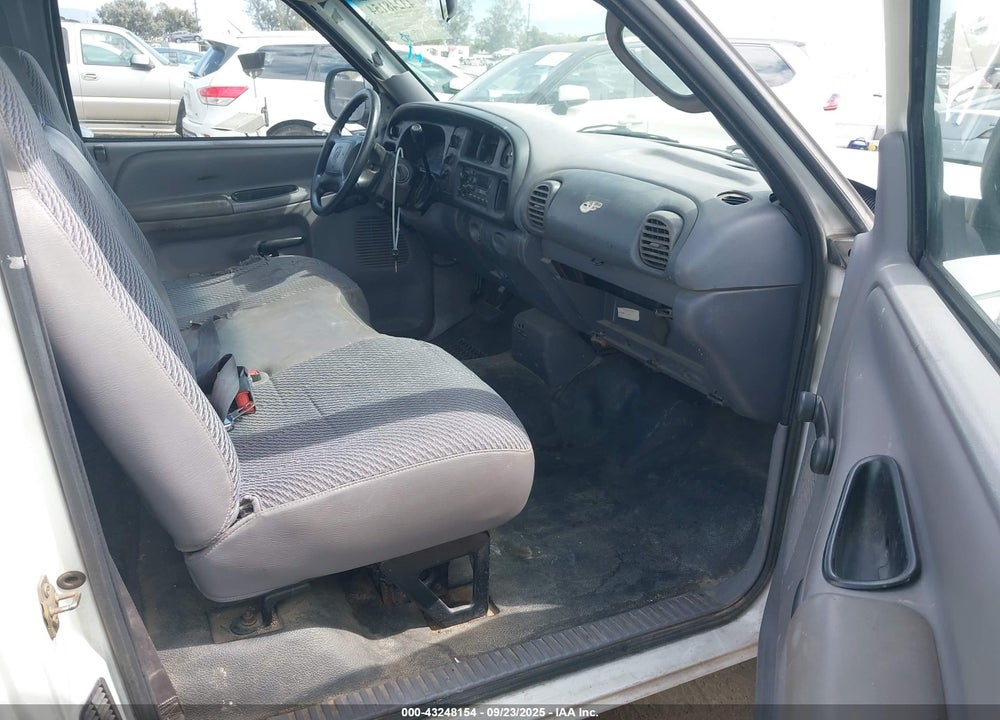 2001 DODGE RAM 2500 ST VIN: 3B7KC26Z71M561148