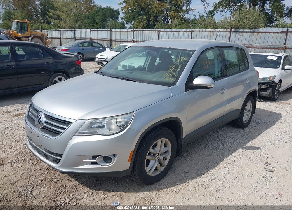 2011 VOLKSWAGEN TIGUAN VIN: WVGBV7AX8BW506248