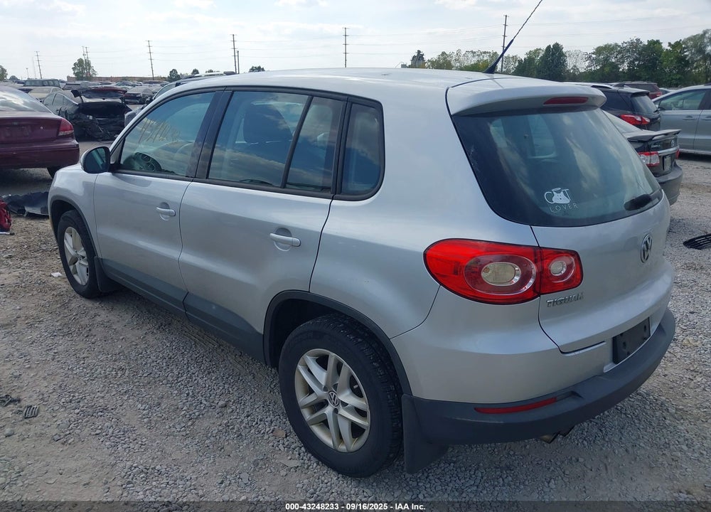 2011 VOLKSWAGEN TIGUAN VIN: WVGBV7AX8BW506248