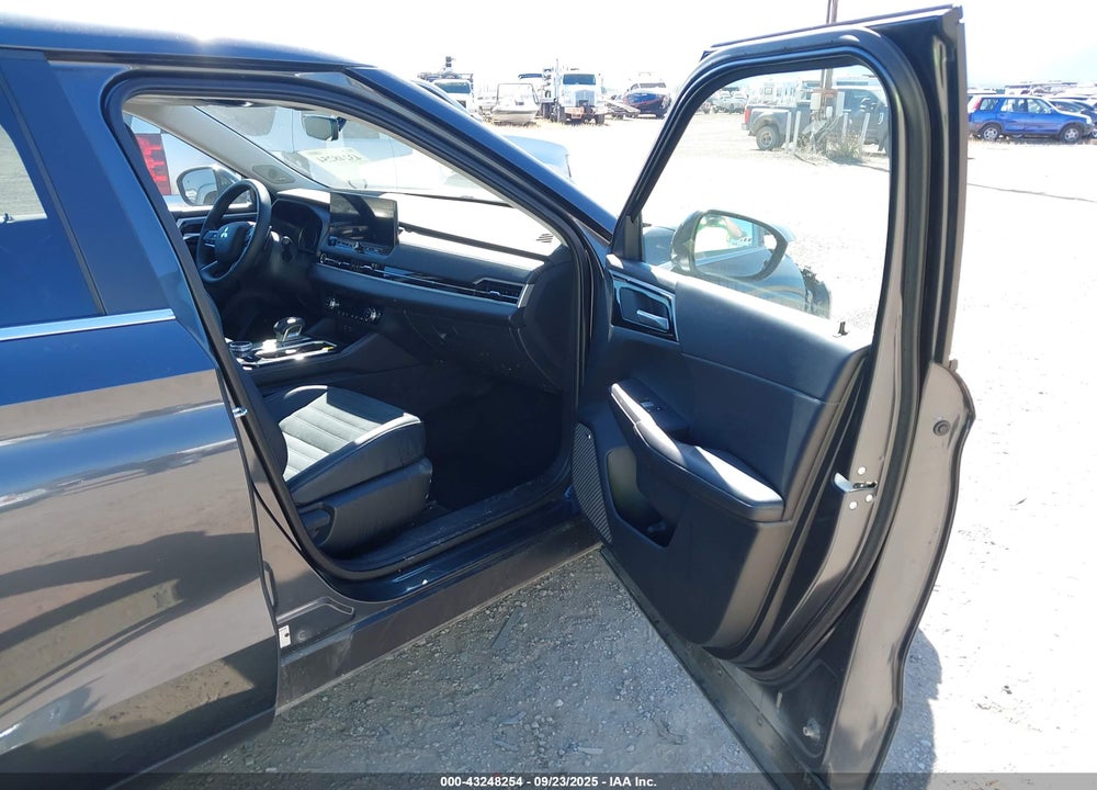 2025 MITSUBISHI OUTLANDER SE 2.5 S-AWC/TRAIL EDITION S-AWC VIN: JA4J4VA85SZ044157