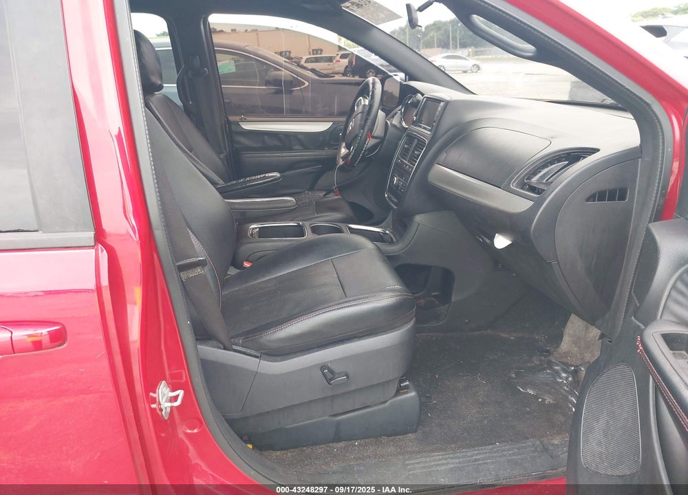 2016 DODGE GRAND CARAVAN R/T VIN: 2C4RDGEG6GR243001