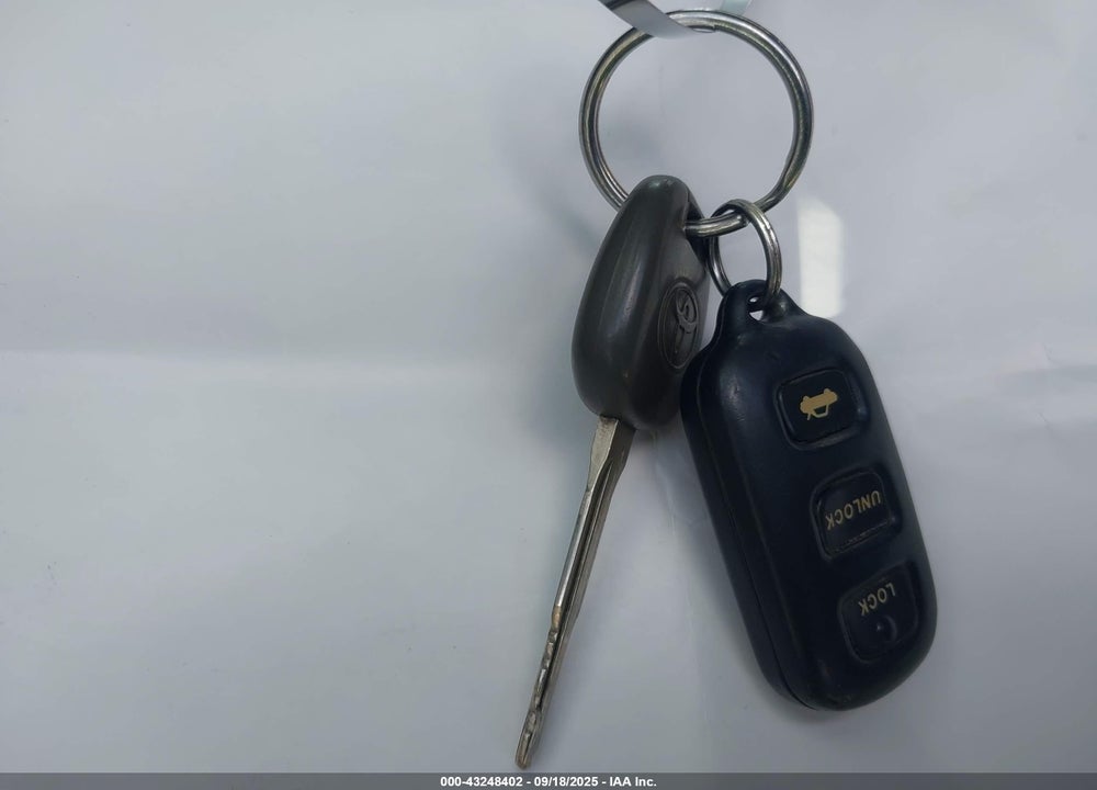 2005 TOYOTA CAMRY LE V6 VIN: 4T1BF32K05U089524