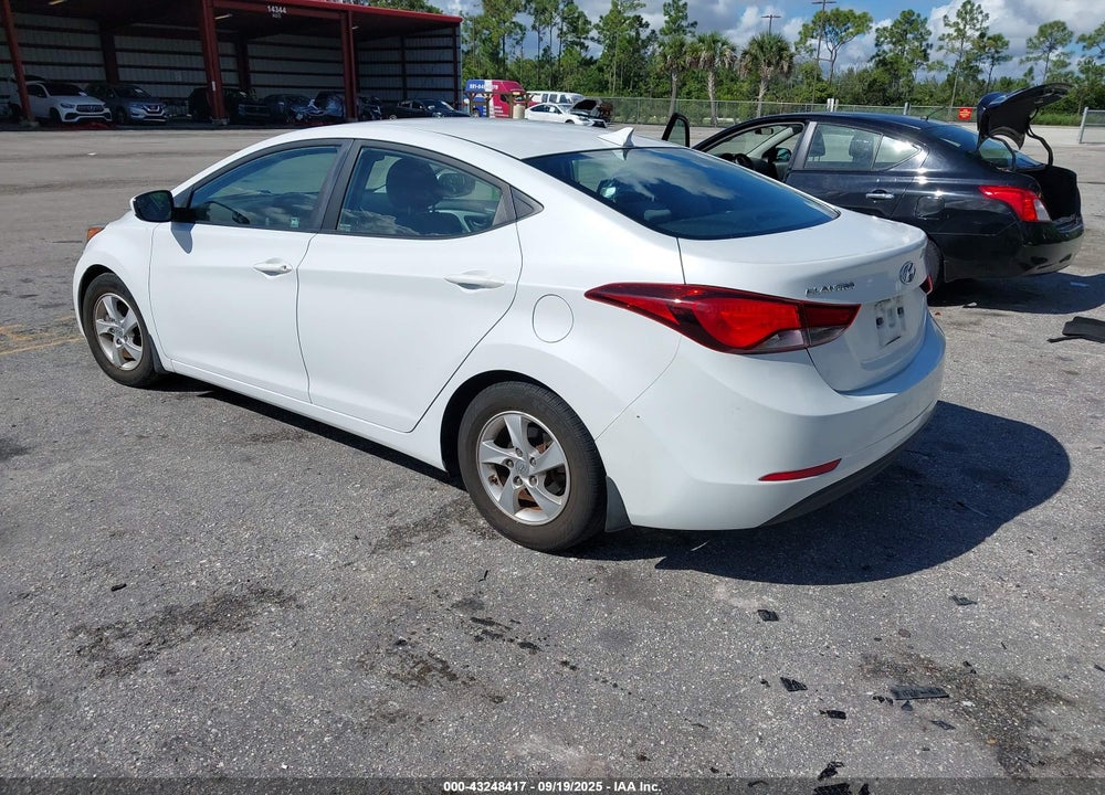 2015 HYUNDAI ELANTRA VIN: 5NPDH4AE5FH585228