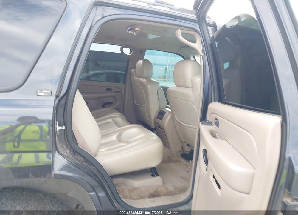 2004 CHEVROLET TAHOE LT VIN: 1GNEK13T14J215115