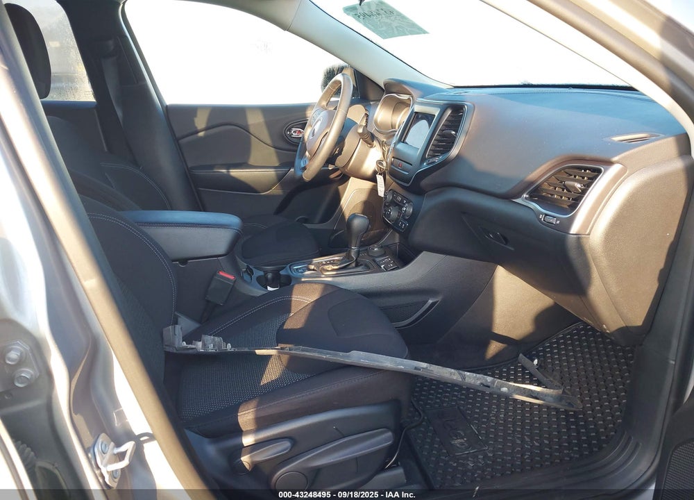 2019 JEEP CHEROKEE LATITUDE 4X4 VIN: 1C4PJMCX6KD288386