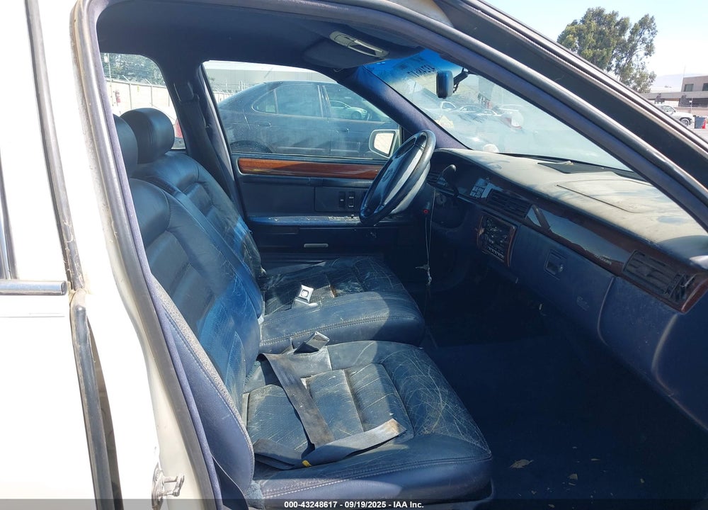 1994 CADILLAC DEVILLE CONCOURS VIN: 1G6KF52Y6RU224308