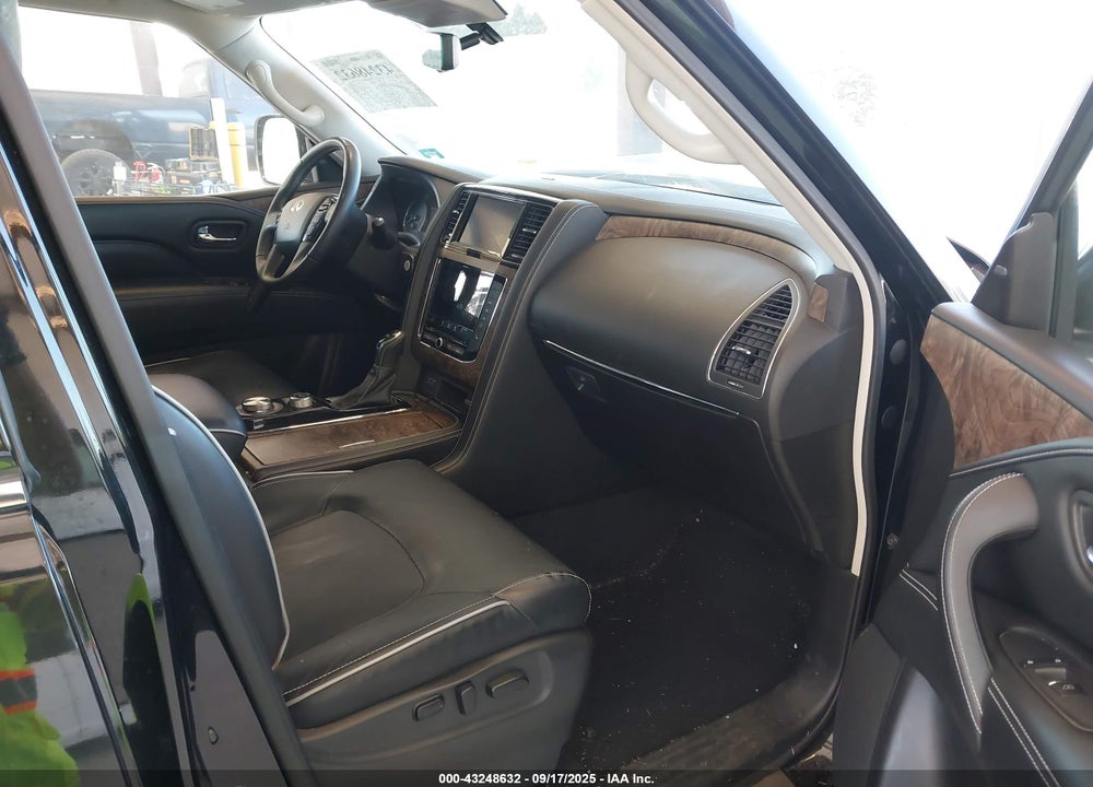 2021 INFINITI QX80 VIN: JN8AZ2AE2M9267758