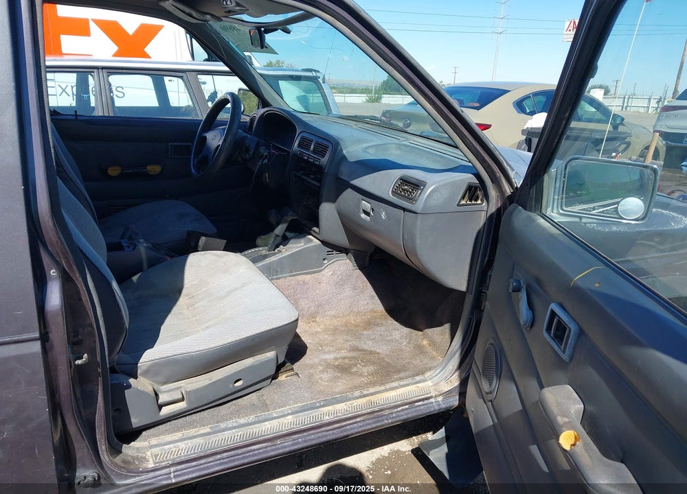 1995 NISSAN TRUCK KING CAB SE/KING CAB XE VIN: 1N6HD16Y5SC349065
