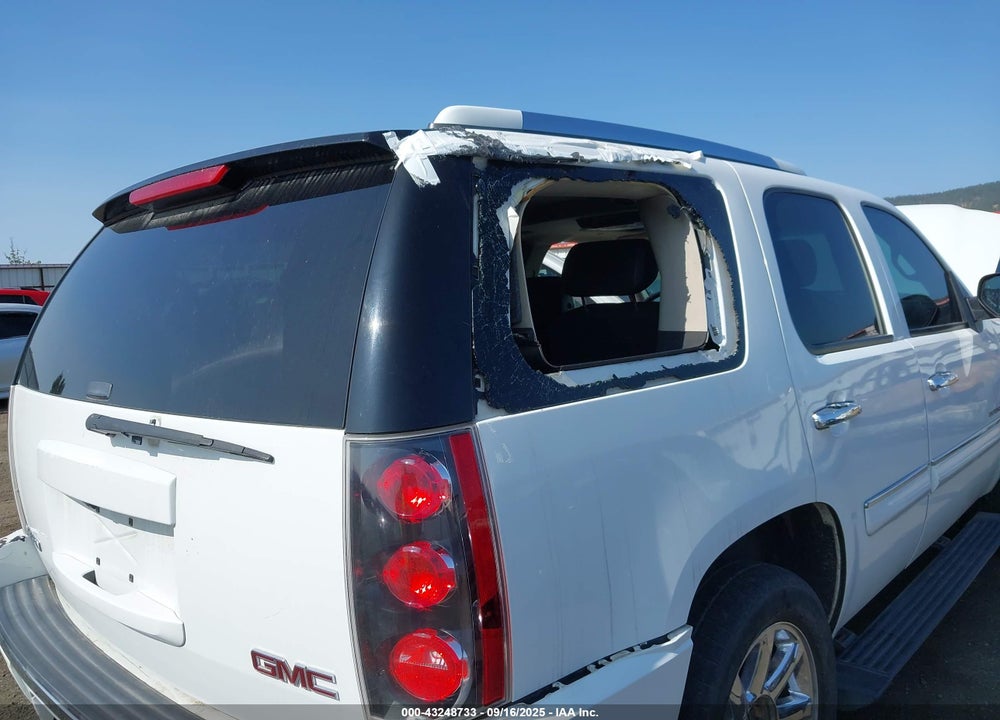2007 GMC YUKON VIN: 1GKFK63817J301006