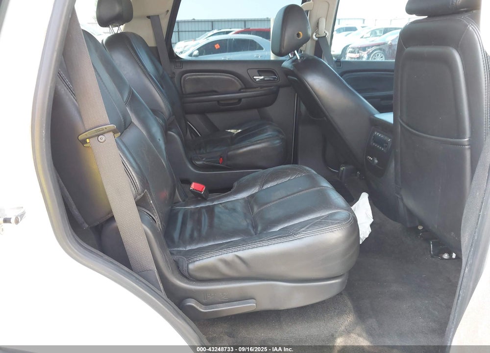 2007 GMC YUKON VIN: 1GKFK63817J301006
