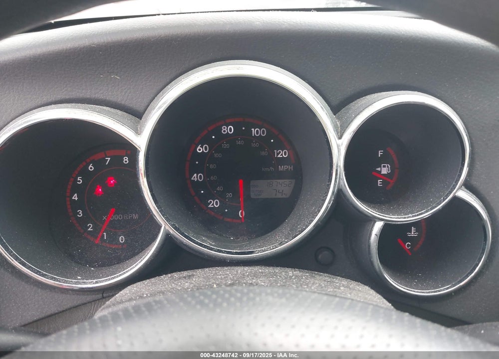 2007 TOYOTA MATRIX VIN: 2T1KR32E77C650761