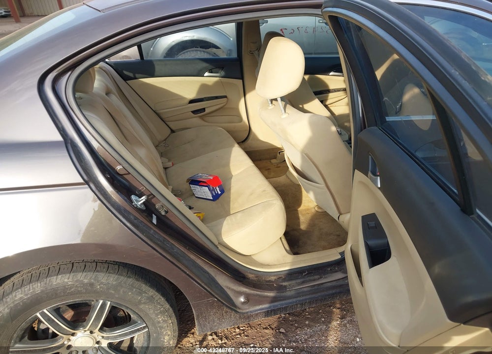 2011 HONDA ACCORD VIN: 1HGCP2F30BA093574