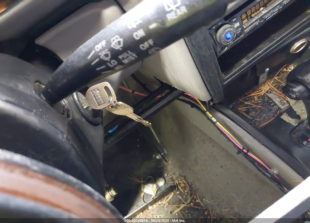 1998 SUBARU FORESTER L VIN: JF1SF6353WH702296