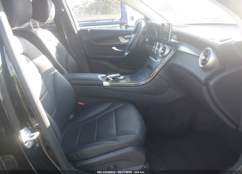 2016 MERCEDES-BENZ GLC 300 VIN: WDC0G4JB4GF013578