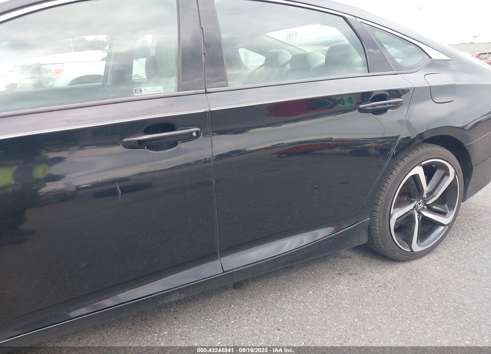 2018 HONDA ACCORD VIN: 1HGCV1F15JA079926