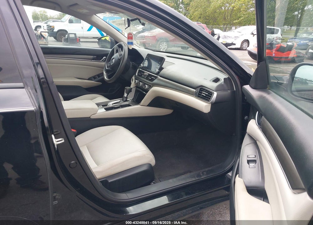 2018 HONDA ACCORD VIN: 1HGCV1F15JA079926