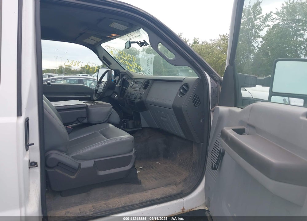 2011 FORD F-250 XL VIN: 1FT7X2BT8BEA57663