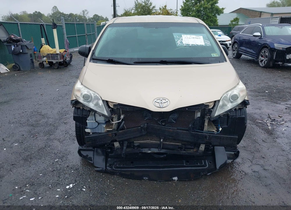 2011 TOYOTA SIENNA VIN: 5TDKA3DC9BS005743