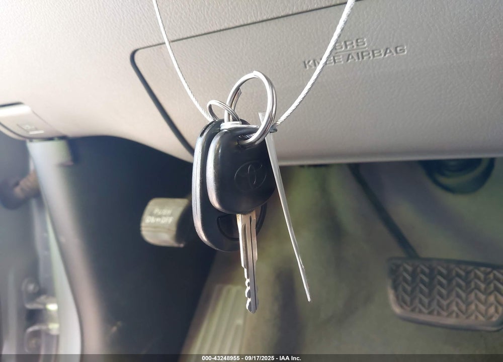 2011 TOYOTA TUNDRA VIN: 5TFEY5F12BX103572
