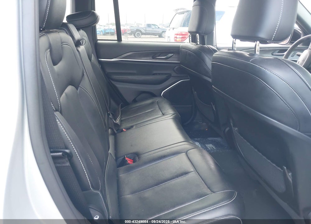 2024 JEEP GRAND CHEROKEE VIN: 1C4RJYB69RC120525