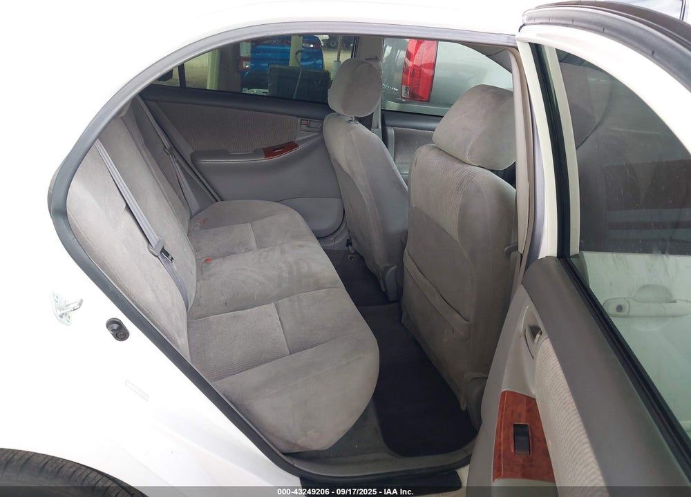 2005 TOYOTA COROLLA LE VIN: 1NXBR32E55Z442941