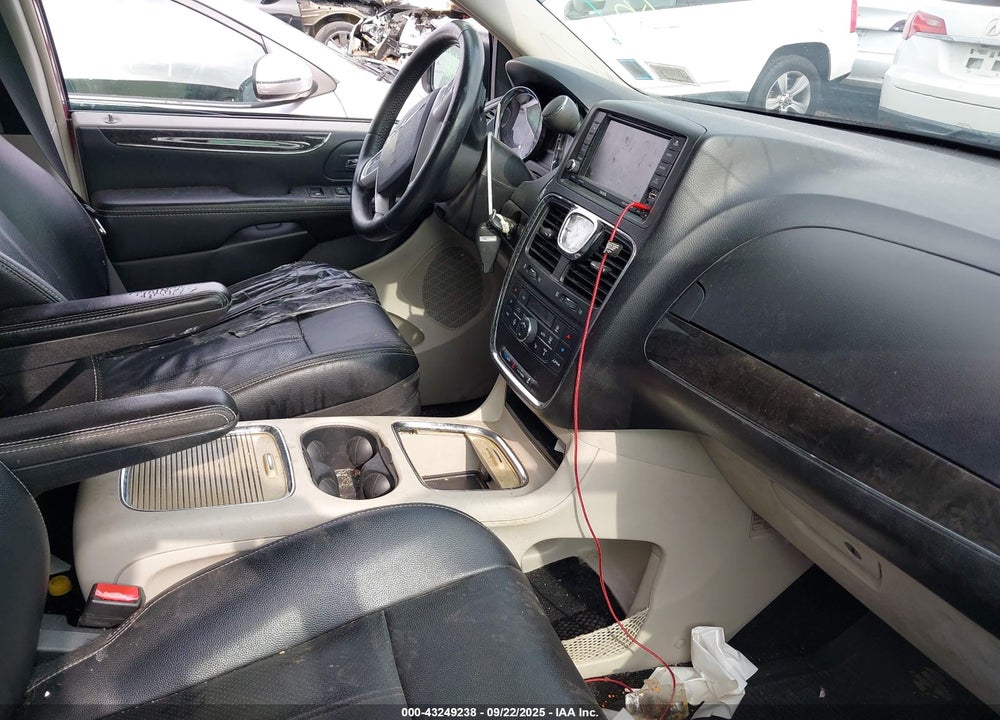 2014 CHRYSLER TOWN & COUNTRY VIN: 2C4RC1CG1ER364745