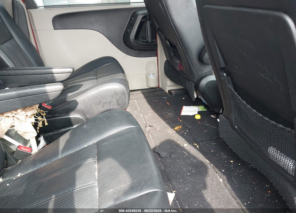 2014 CHRYSLER TOWN & COUNTRY VIN: 2C4RC1CG1ER364745