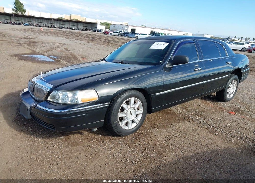 2008 LINCOLN TOWN CAR LIVERY PKG VIN: 2LNHM84W28X646136